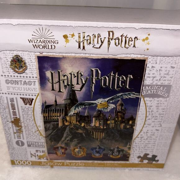 Harry Potter Wizarding World Jigsaw Puzzle - Aquarius 1000 PCS 20” x 28” NEW - Picture 1 of 5